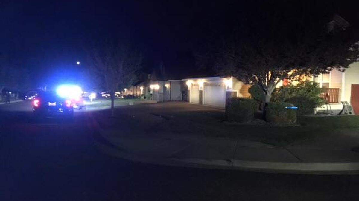 Several people in a Kennewick neighborhood helped police track down a teen that broke into a home on Sunday.
