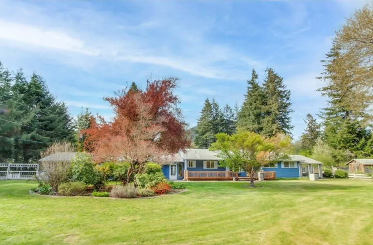 Exterior view of the Randle Retreat Airbnb rental in Randle, Wash.