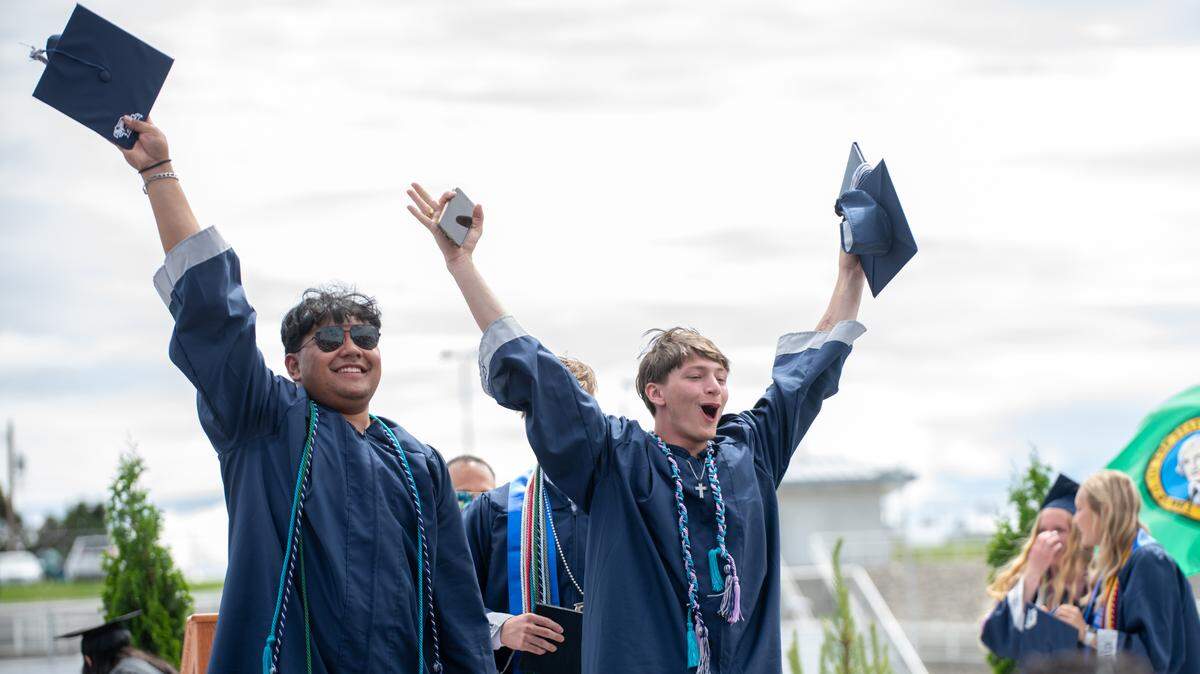 Gallery | 525 students graduate from Chiawana High in 2022