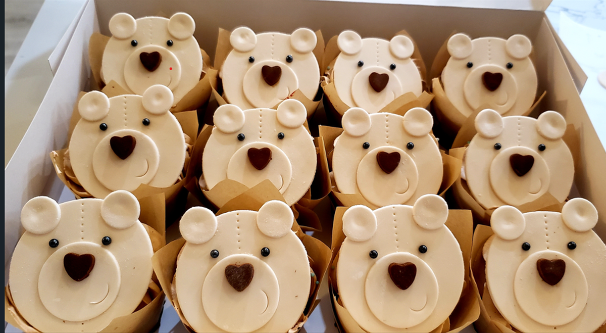 Veronica Perez bakes custom cakes, cookies and a wide range of desserts at Nanis Bakery, a new business at 6607 W. Canal Drive, Suite G, in Kennewick.