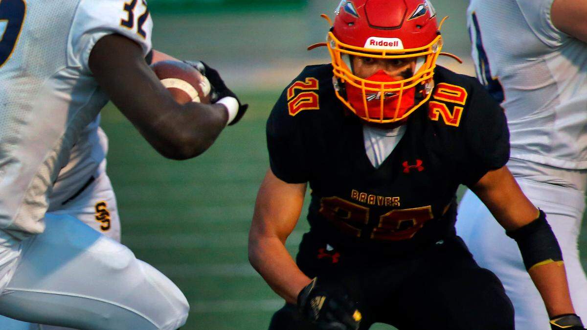 Kamiakin High’s Luis Salgado had six carries for 93 yards rushing and two touchdowns in the Braves’ 46-10 victory over Hermiston.