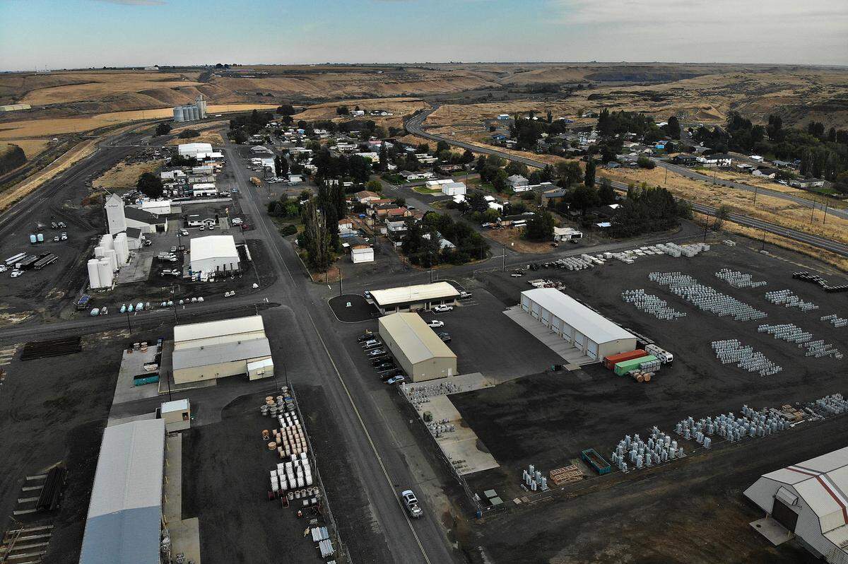 Mesa is a small agriculturally driven community of about 490 people about half an hour north of Pasco. Mesa began as a stop between Eltopia and Palouse Junction in 1883, and was first homesteaded by the Poe family in 1887, two years before Washington became a state.