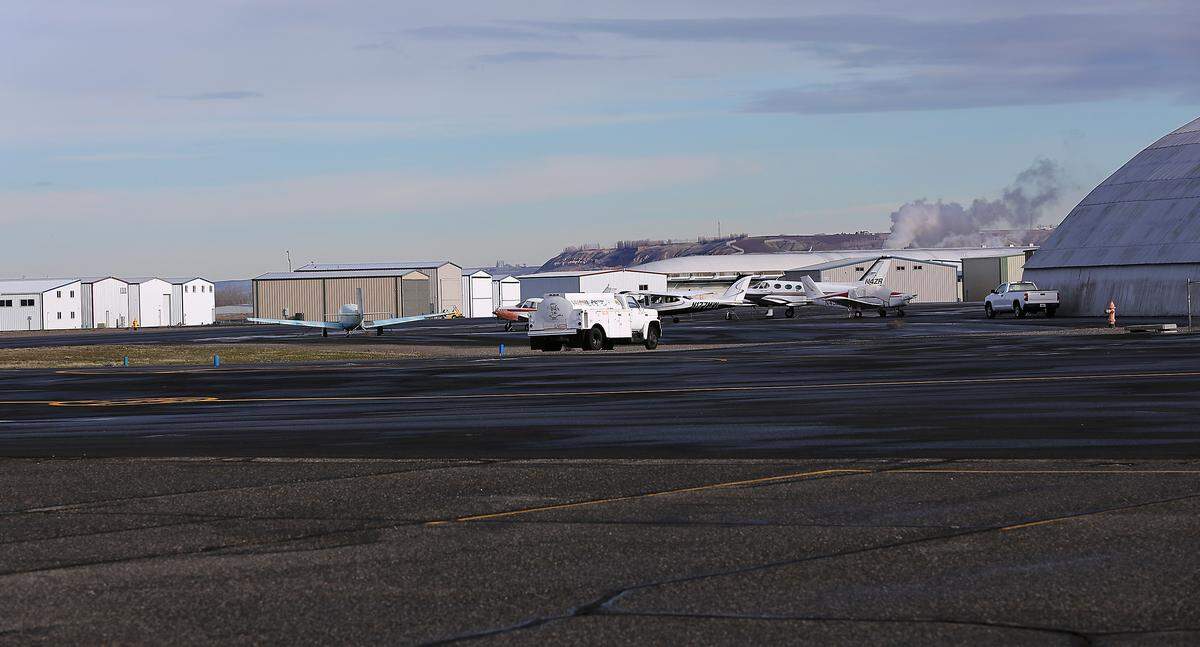 The Port of Benton operates the Richland Airport at 1903 Terminal Drive off Highway 240 in Richland. 