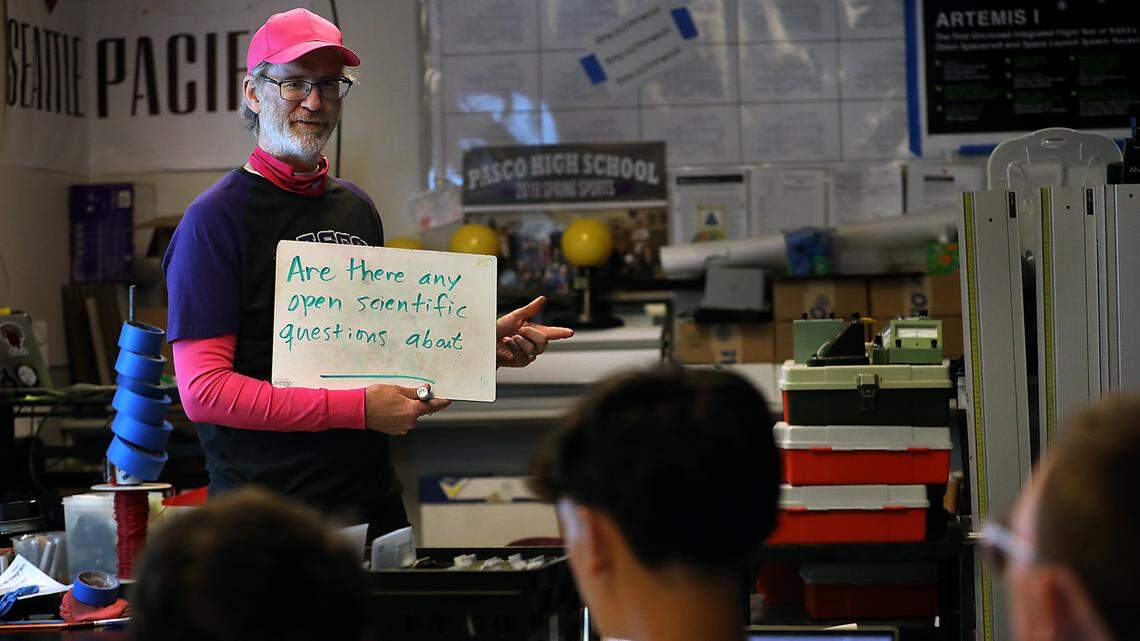 Science teacher John Weisenfeld is incorporating AI into his classroom lessons at Pasco High School.