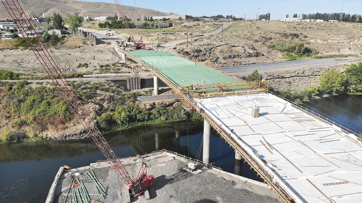 In 30 years with the city of Richland, Pete Rogalsky, P.E., helped lead countless initiatives, including construction of the Duportail Bridge. Rogalsky steps down this week.