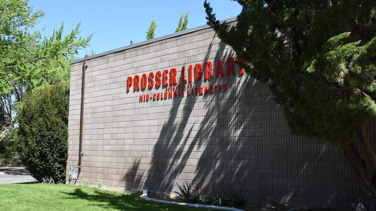 A 41-year-old man died outside of the Prosser branch of the Mid-Columbia Libraries on Wednesday.