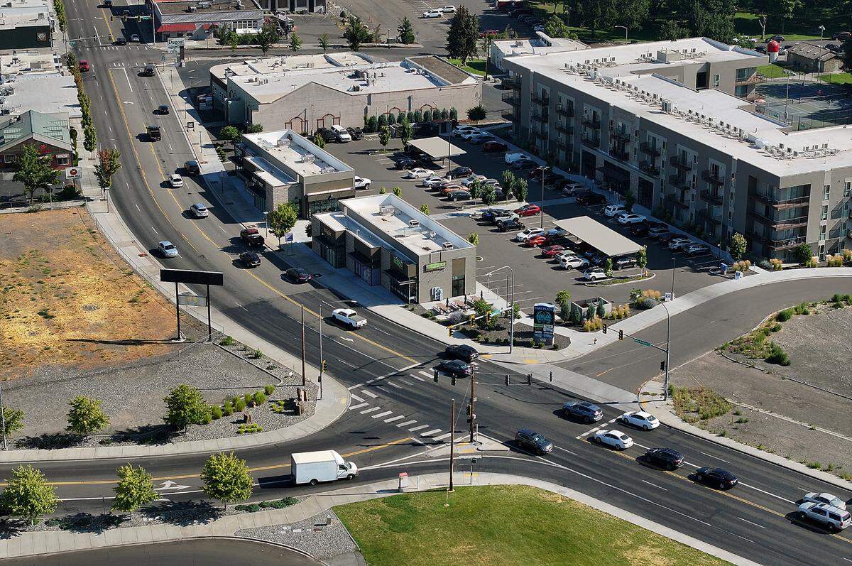 Richland’s “couplet” project will make George Washington Way and Jadwin Avenue into one-way streets that will merge at this intersection.