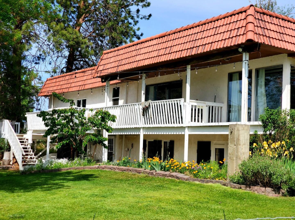 Exterior of Red Mountain Villa