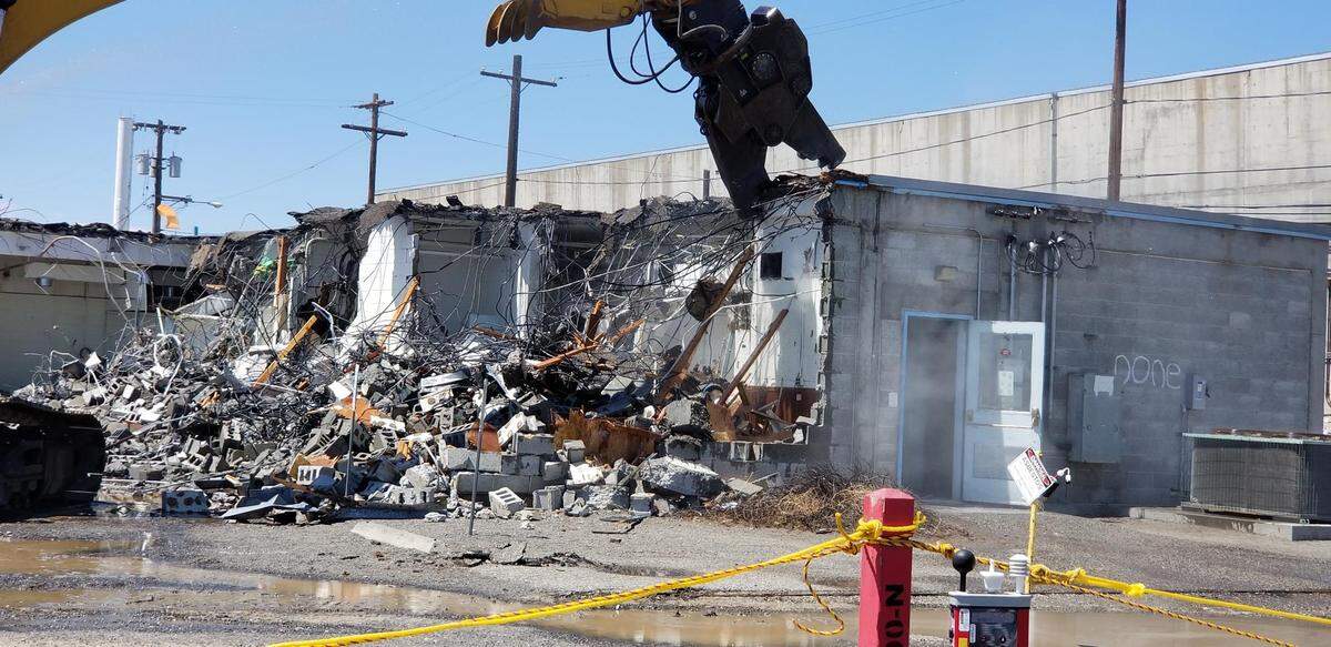 Crews tear down the 222-B Building in central Hanford as part of environmental cleanup at the nuclear reservation.