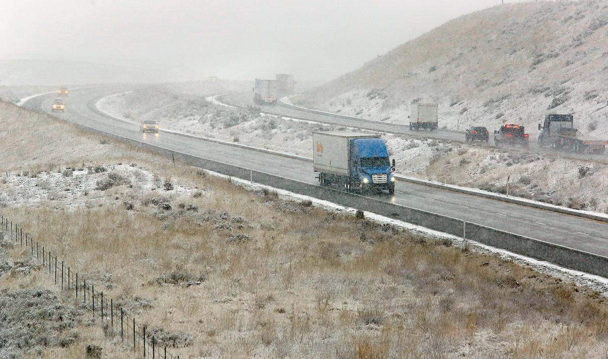 Foggy conditions and falling snow reduced visibility conditions for drivers headed toward Oregon on Interstate 82 early Thursday south of Kennewick.