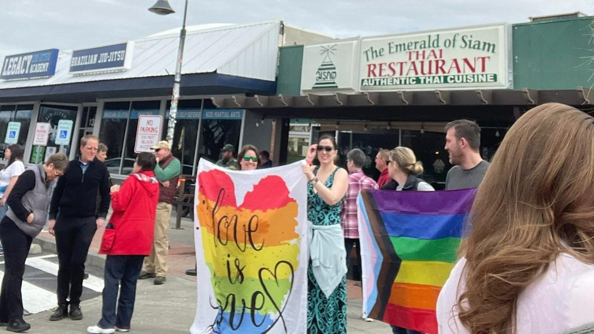 Protesters and supporters stood outside the Emerald of Siam restaurant on Easter Sunday in advance of a planned all-ages drag show.