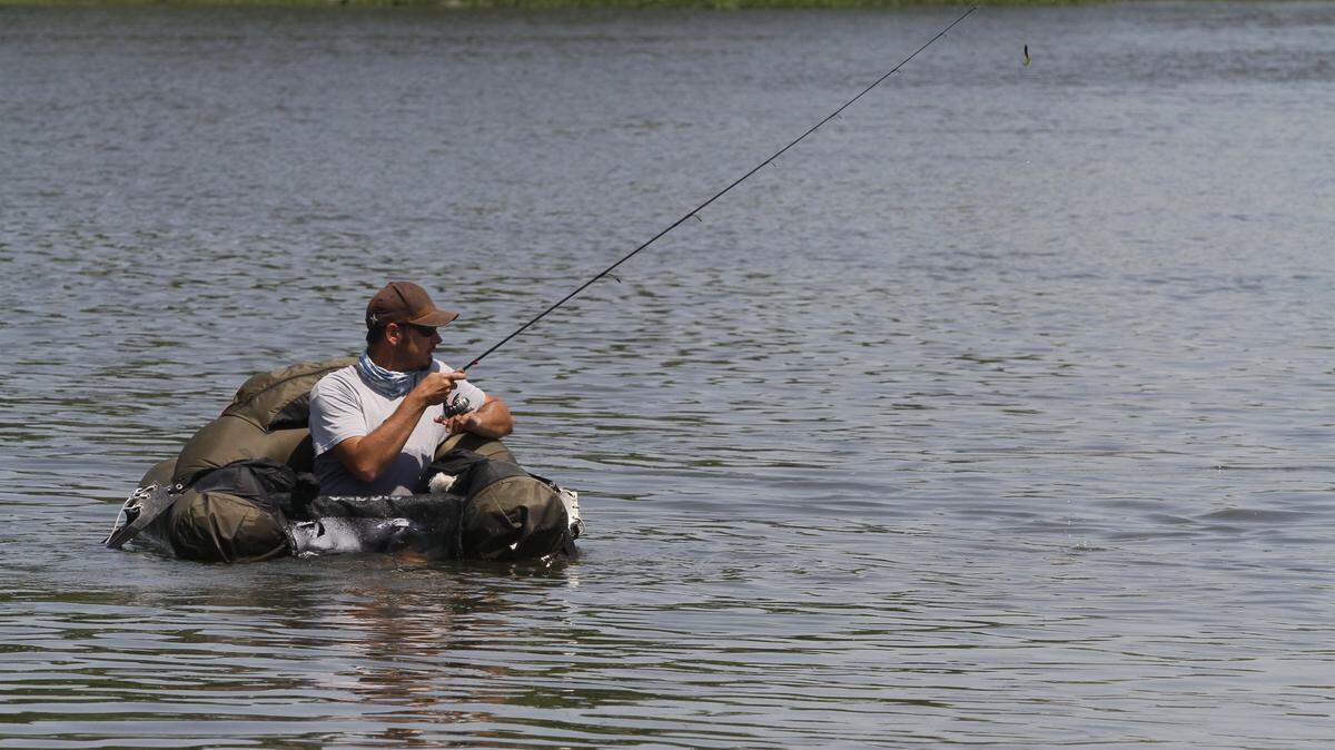 A 15 percent hike in Washington state fishing and hunting licenses has been proposed for 2019.