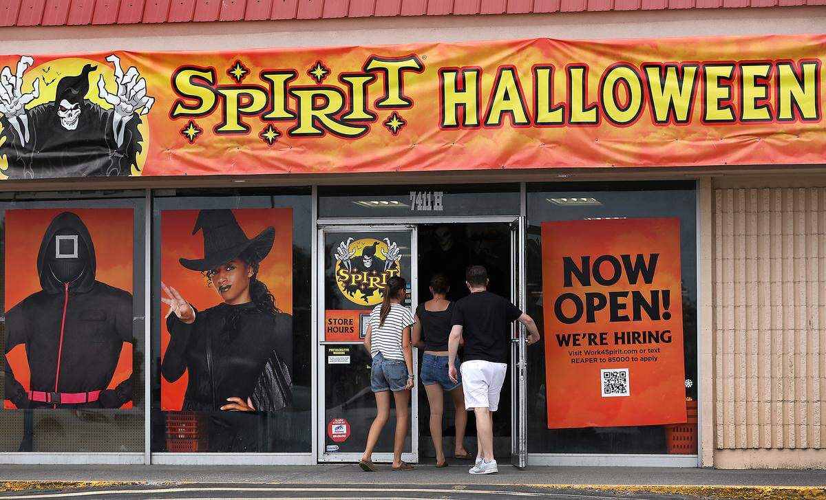 Spirit Halloween will open more than 1,500 pop-up retail stores across the nation this season. This one is in Kennewick.