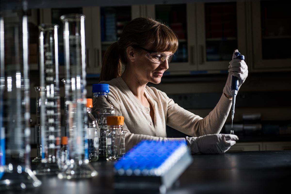 PNNL researchers Jennifer Kyle and Katrina Waters are studying lipids in Ebola patients. Their findings are reported in the January issue of PNAS.