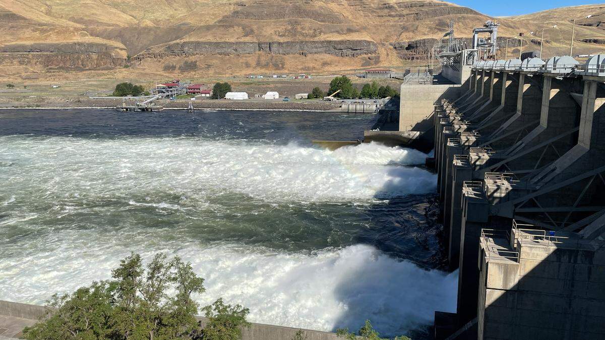 Lower Monumental Dam near Kahlotus on the Snake River.