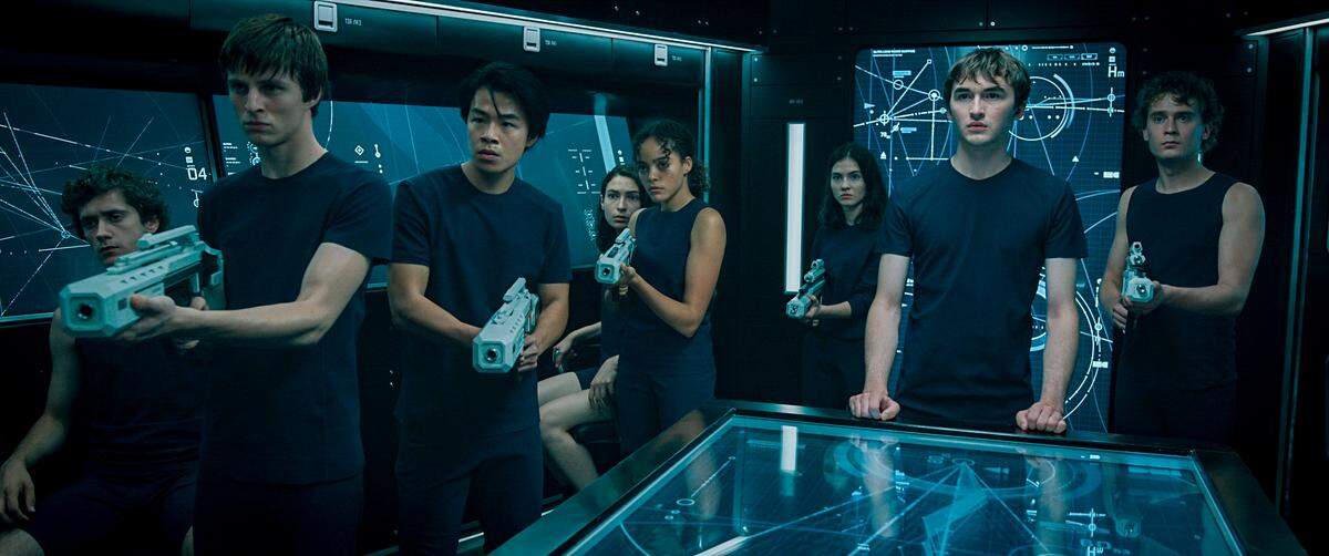 The cast of “Voyagers.”