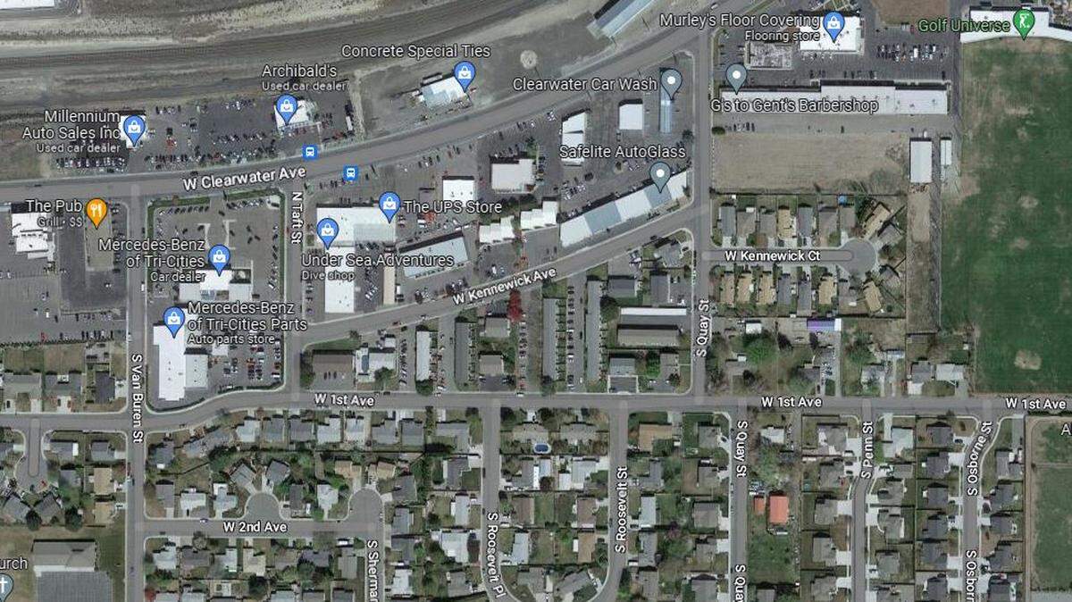 Kennewick police caught a kidnapping suspect after a short chase on West Kennewick Avenue. He allegedly grabbed the woman from a Newport Street home.