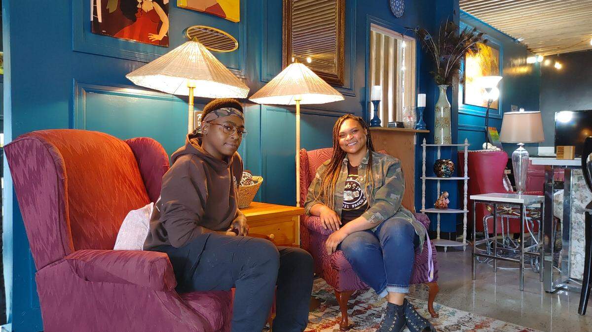 Janiece Spence, left, and Aubriaenn Johnson, debut Aub’s Lounge, serving banana bread and poetry in a sober space in Richland on April 5.
