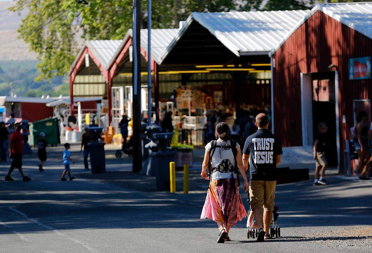 Fairgoers attend the Benton Franklin Fair & Rodeo in 2022. The fair kicked off Tuesday, Aug. 19, 2025.