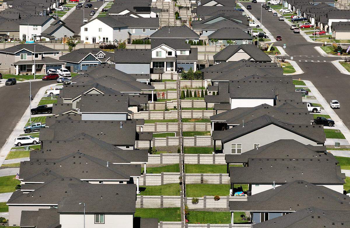 Housing off Paradise Way near Van Giesen Street in West Richland near Red Mountain.
