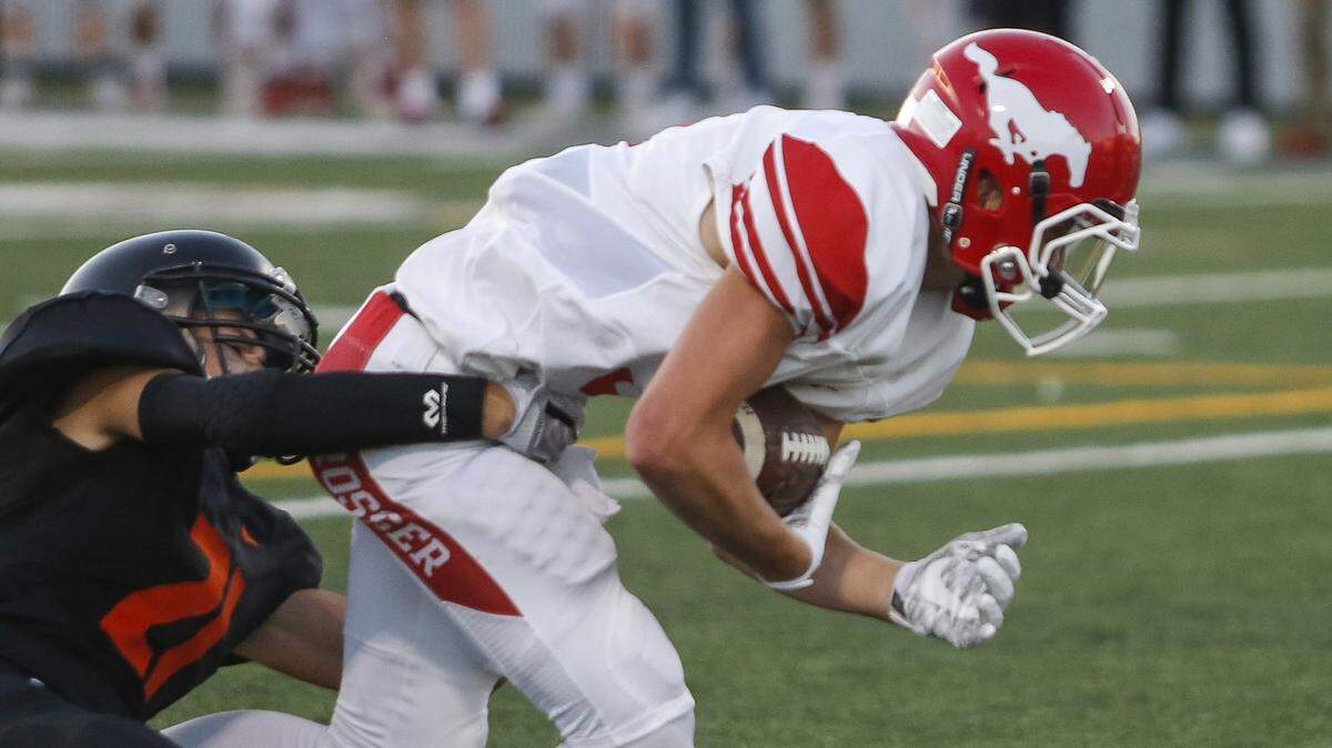 Levi Vermulm, right, was a second-team all-CWAC pick at wide receiver and defensive back for Prosser last season. He’s one of many returning starters for the Mustangs.