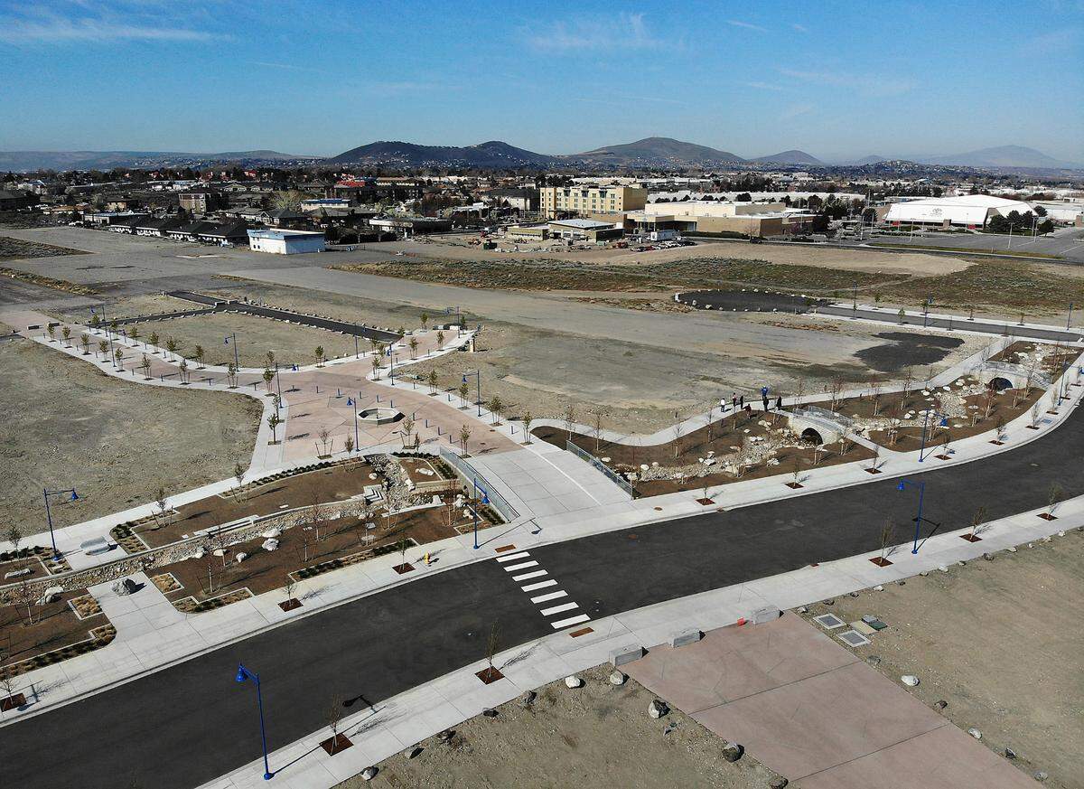 Crosswind Boulevard and water feature in Port of Kennewick’s Vista Field project in west Kennewick near Toyota Center. First phase, costing $4.9 million, developed 20 acres of the 103-acre site of the former general aviation airfield.