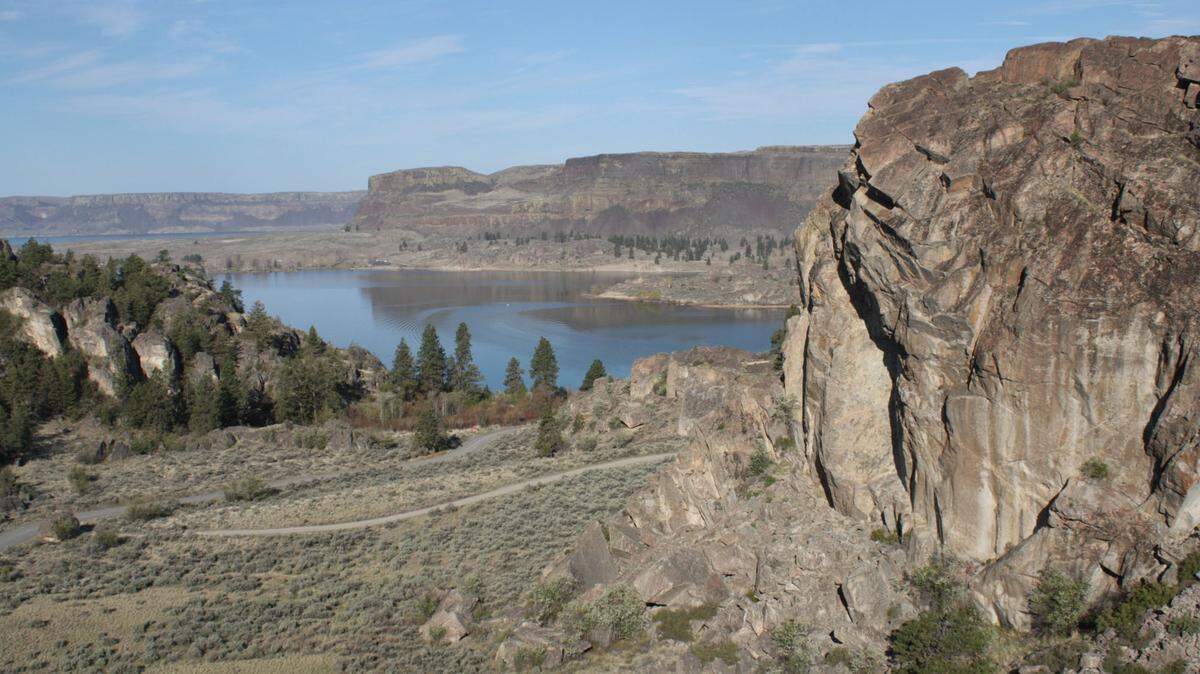 A view of Banks Lake and Steamboat Rock from the top of Rock feature in Northrup Canyon. Grand Coulee, Northrup Canyon and Steamboat Rock were all carved by flooding 15,000-18,000 years ago.