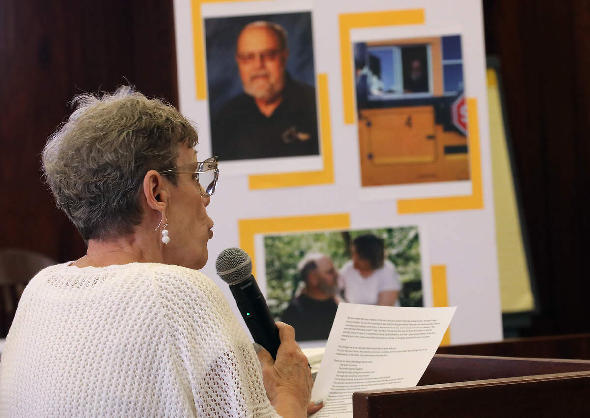 Nancy Lenhart reads her victim impact statement in front of Judge Jackie Shea-Brown in Franklin County Superior Court.