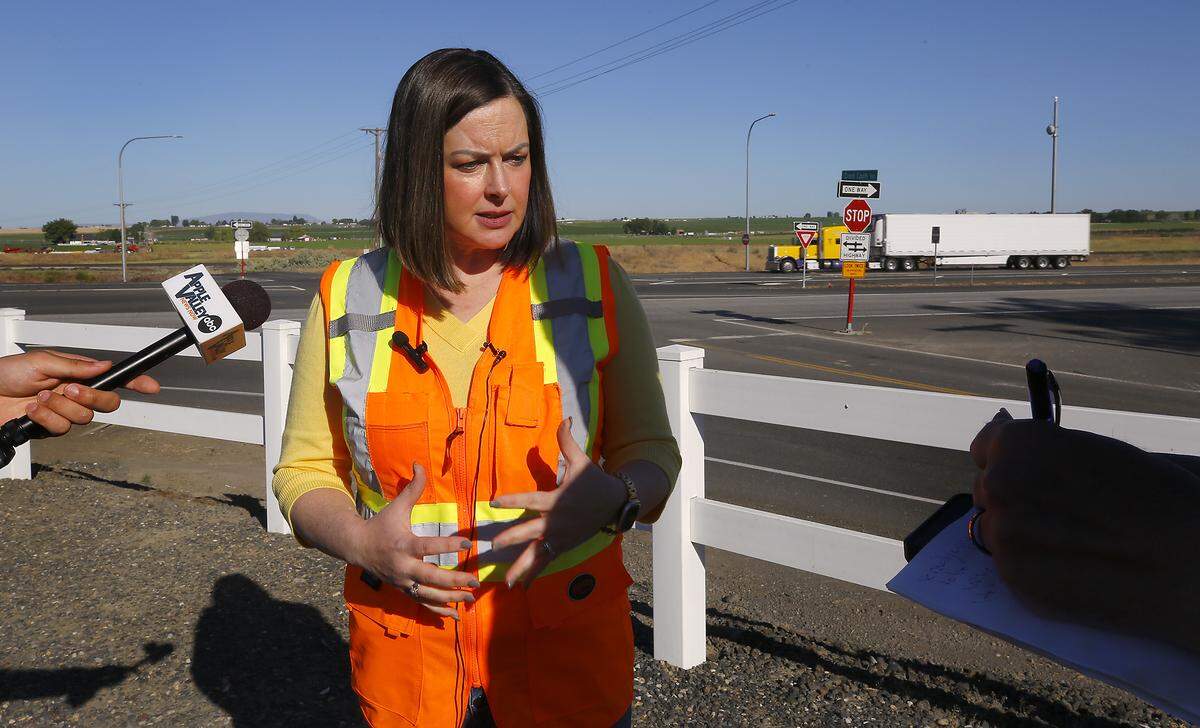Meagan Lott, Washington State Department of Transportation communications manager, speaks about the safety emphasis measures that have been implemented on Highway 395 north of Pasco. 