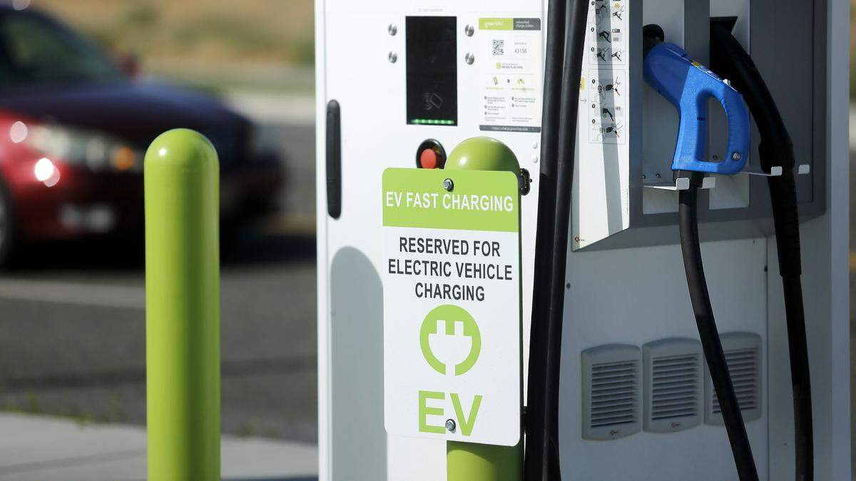 An electric vehicle fast charging station has been installed at the Southridge Sports Complex in Kennewick.
