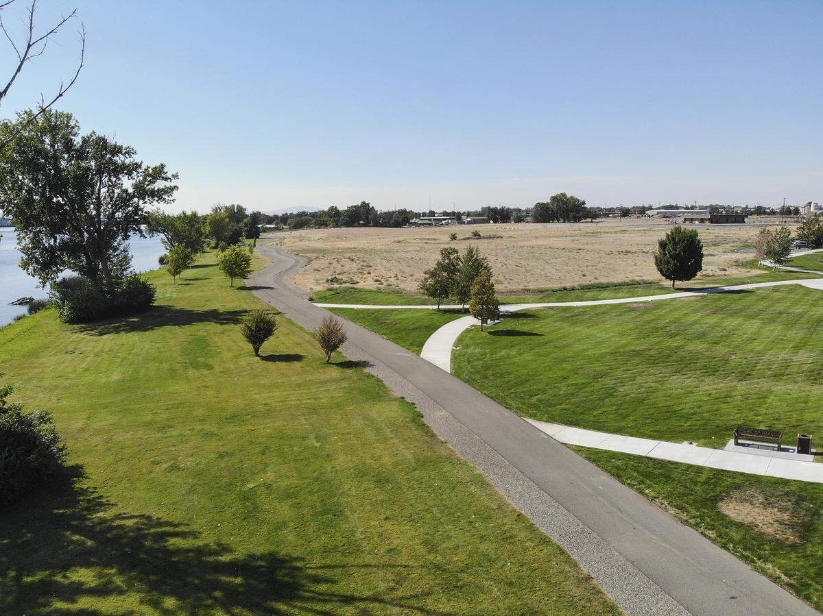 A Pasco entrepreneur wants to put a tourism-oriented development at the Port of Pasco’s Osprey Pointe.