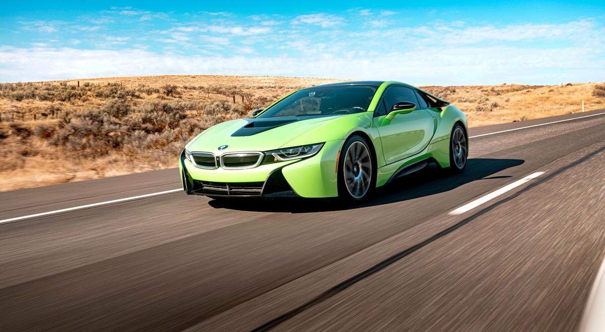 Automobile aficoanado Steve Zetz of Benton City turned to a Richland auto wrap business to handle minor damage from a wreck on his 2016 BMW i8 but instead joined more than a dozen Tri-Citians who say they were scammed by the business that promised to customize their vehicles.
