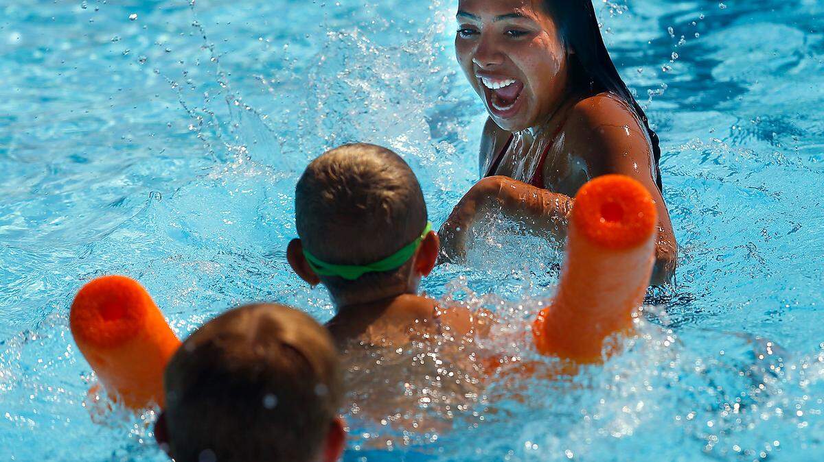 Replacing Kennewick’s large pool could cost about $12 million, in one design.