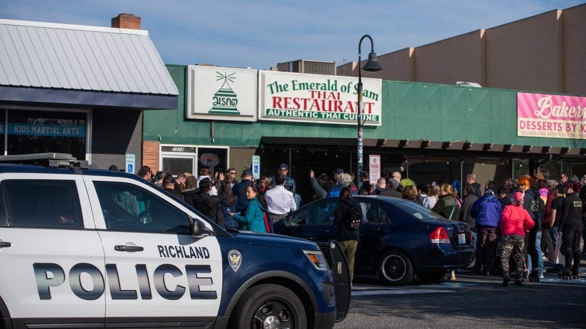 About 150 supporters of a Richland restaurant’s long-running all-ages drag shows walked from the Emerald of Siam to City Hall on April 18 to speak to the council about what appears to be a lack of support for