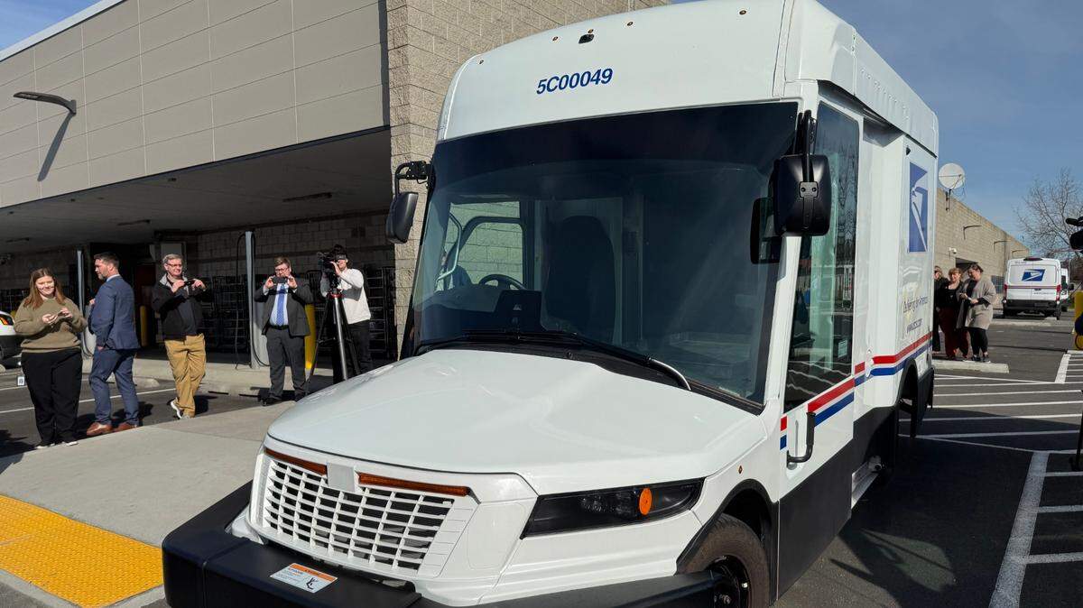 The U.S. Post Office’s new delivery trucks were built for safety, efficiency and to be more comfortable, with a platypus-style hood that ensures drivers of all heights have a clear view of the road.