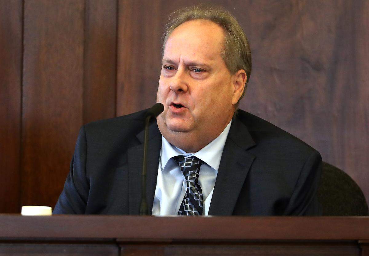 Prosecution expert psychologist Richard Yocum begins his testimony Wednesday morning during the murder trial for Joshua D. Davis in Franklin County Superior Court in Pasco.