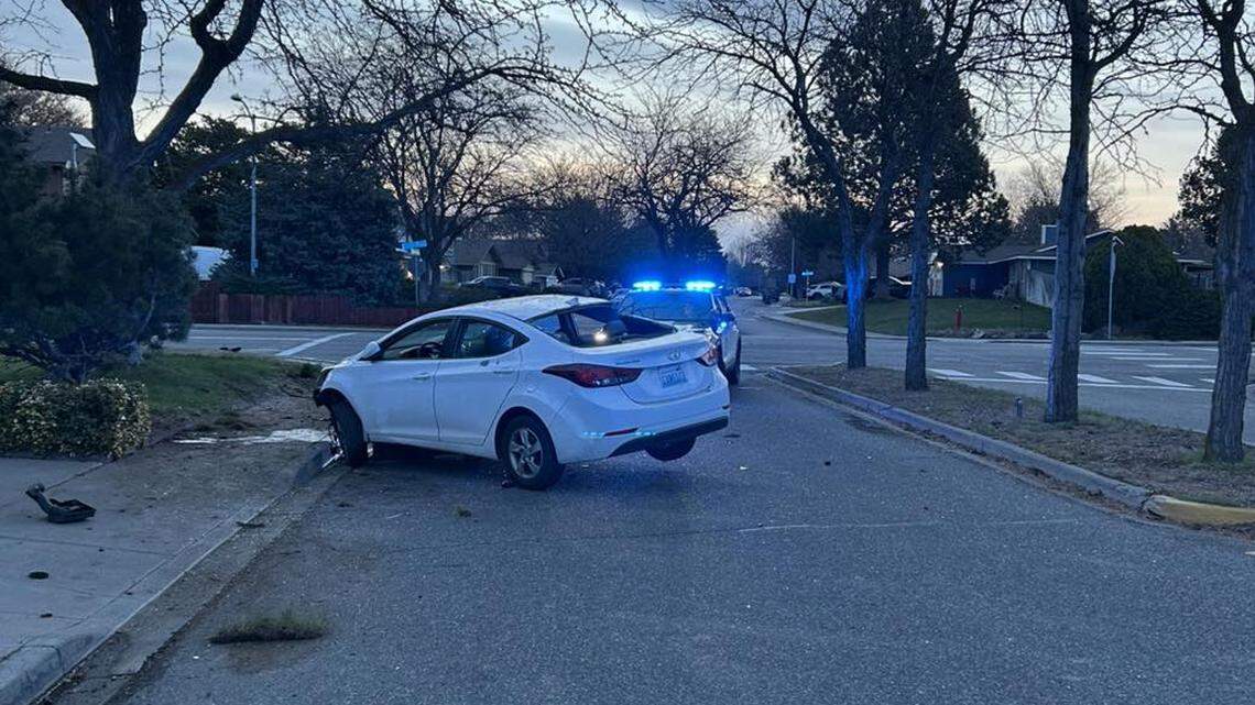 Man in possibly stolen car fled scene after hitting Kennewick fire hydrant
