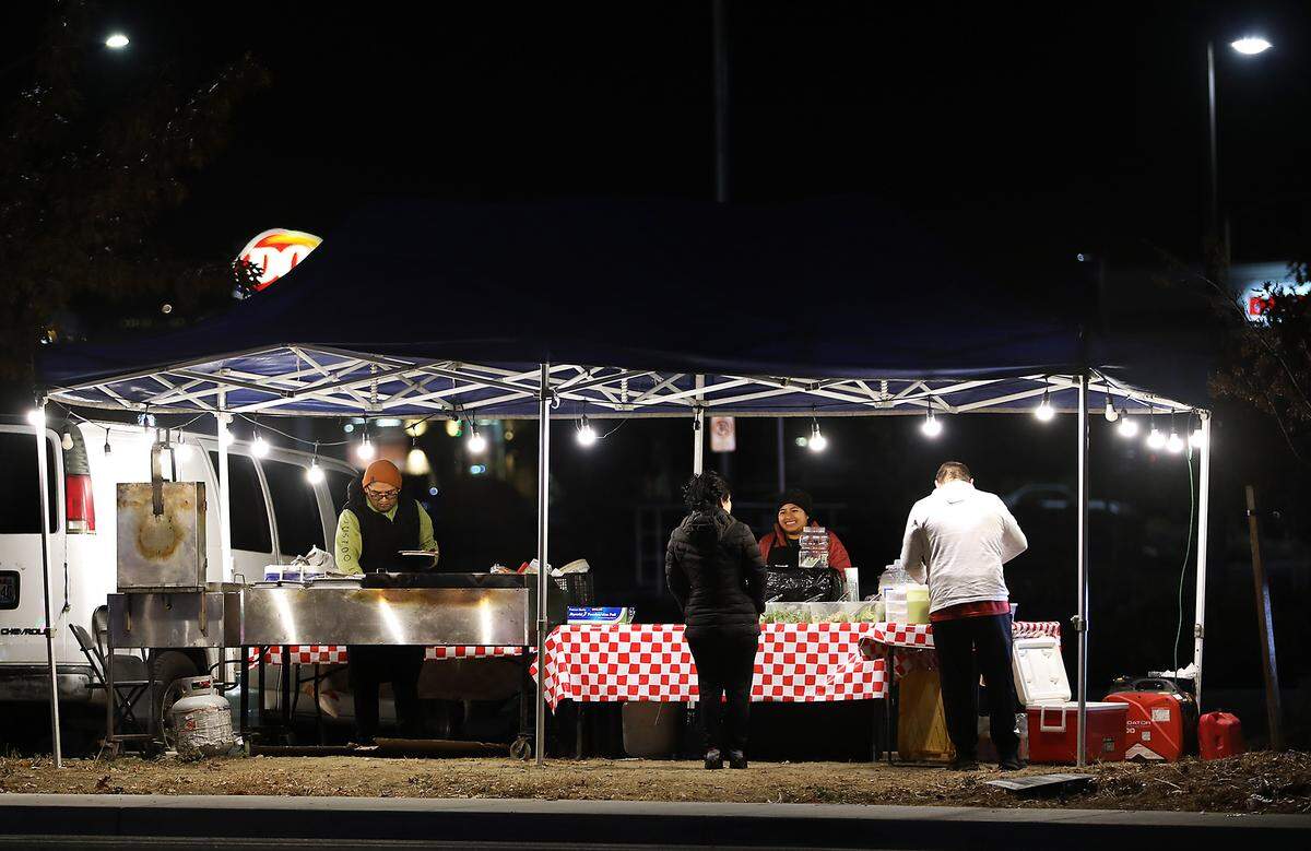 The Benton Franklin Health District is reporting nighttime food pop-ups without permits and the food safety inspections that go with them. Similar operations have been reported across the state of Washington. 