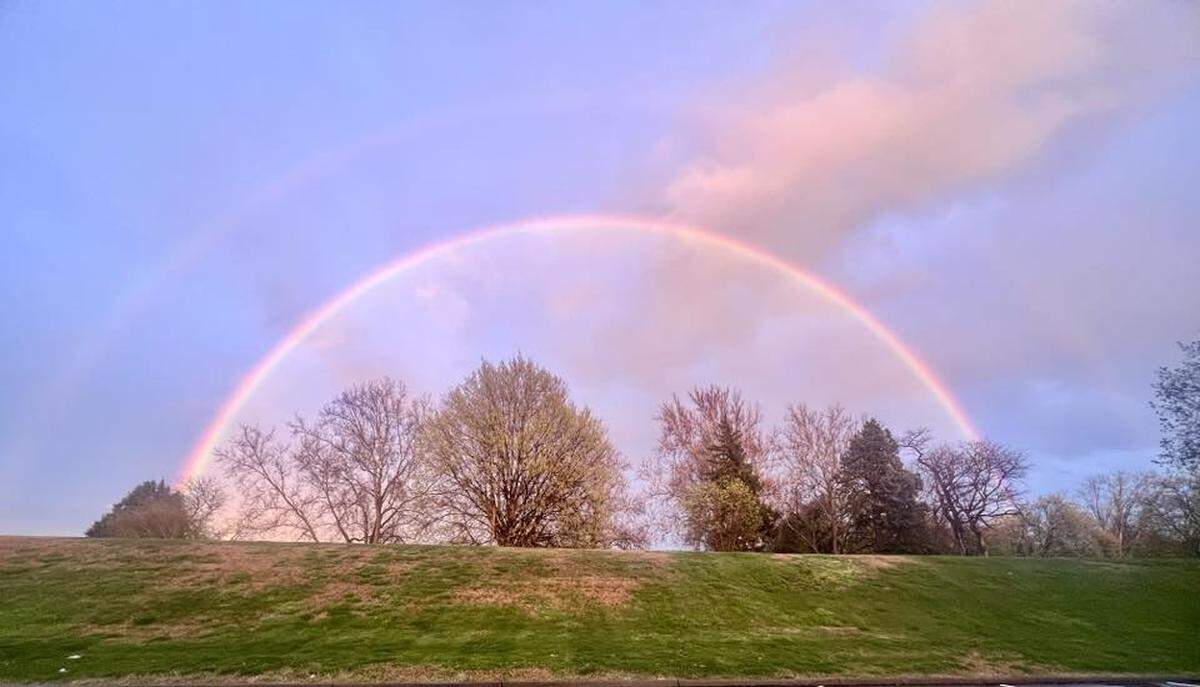 A double rainbow near the Tri-Cities