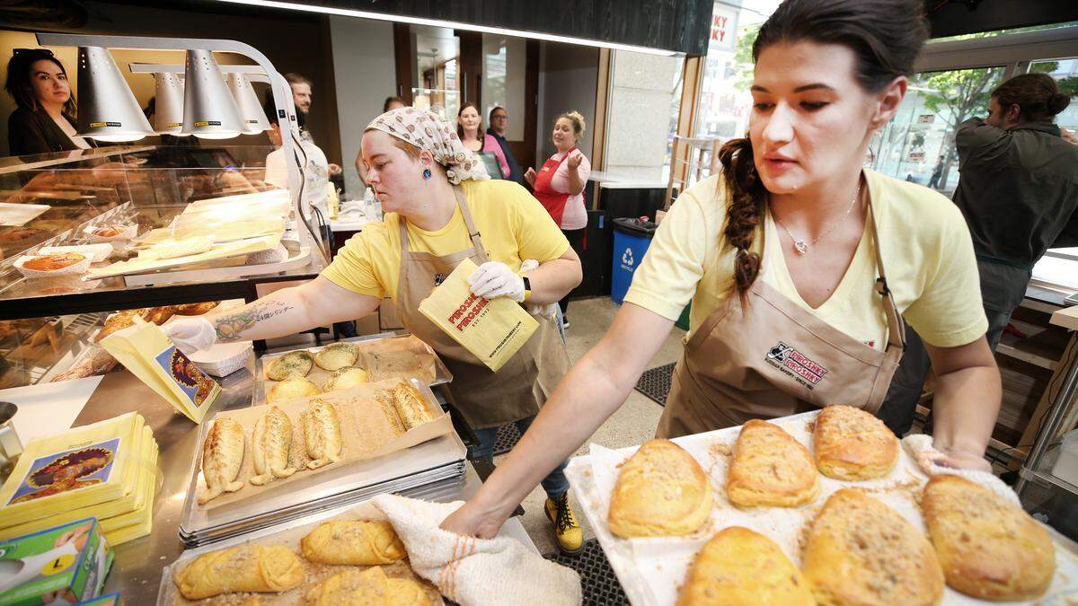 Piroshky Piroshky Bakery, the beloved Seattle icon, hold a pip-up event in Kennewick on Dec. 13 to deliver pre-ordered goods to local fans.