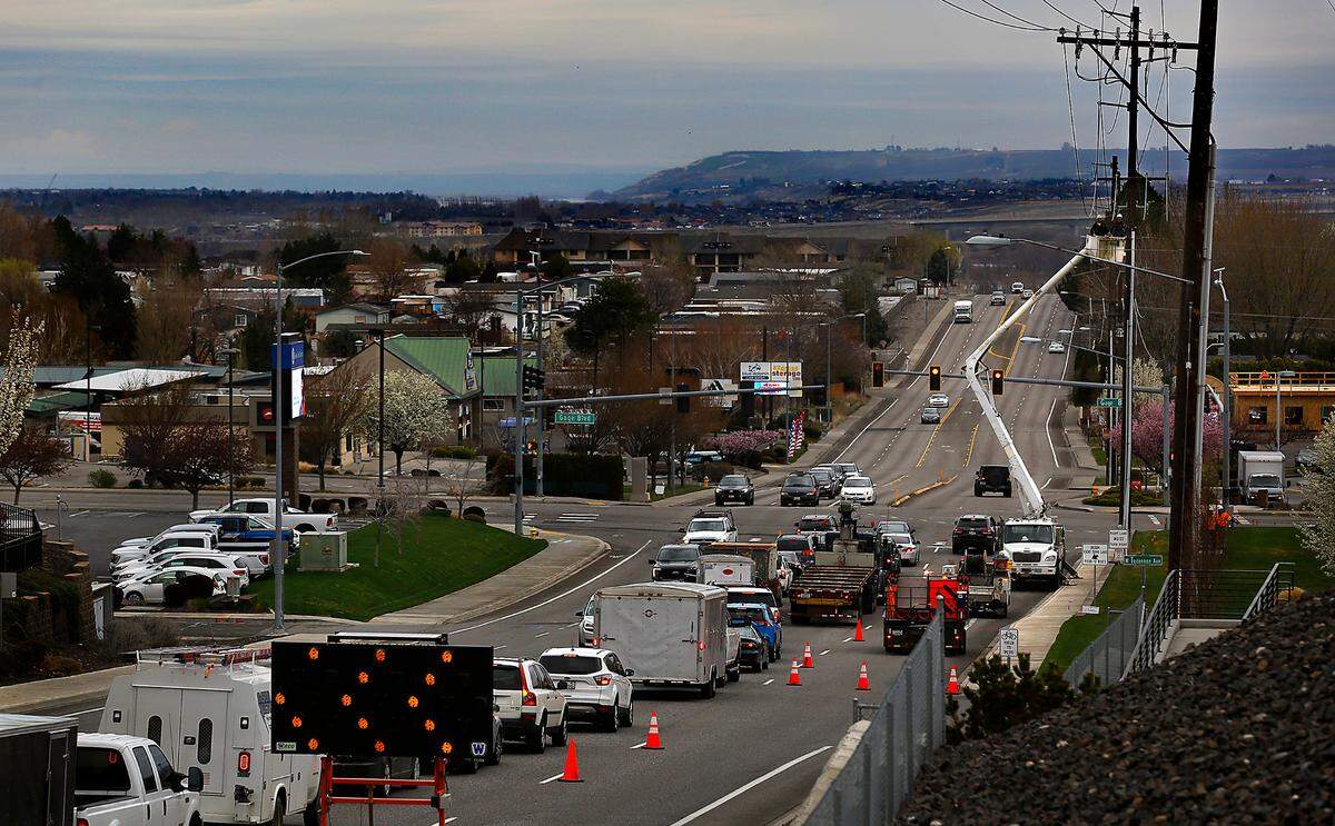 Benton PUD employees start work Monday to relocate power poles at the southeast corner of the Steptoe Street and Gage Boulevard intersection as part of the first step of an improvement project of the busy roadway. Work will occur between the hours of 8:00am and 4:00pm and will require temporary single lane and sidewalk closures in the northbound lanes of Steptoe between Tucannon Avenue and Gage Boulevard. Drivers can expect delays and using an alternative route is recommended.