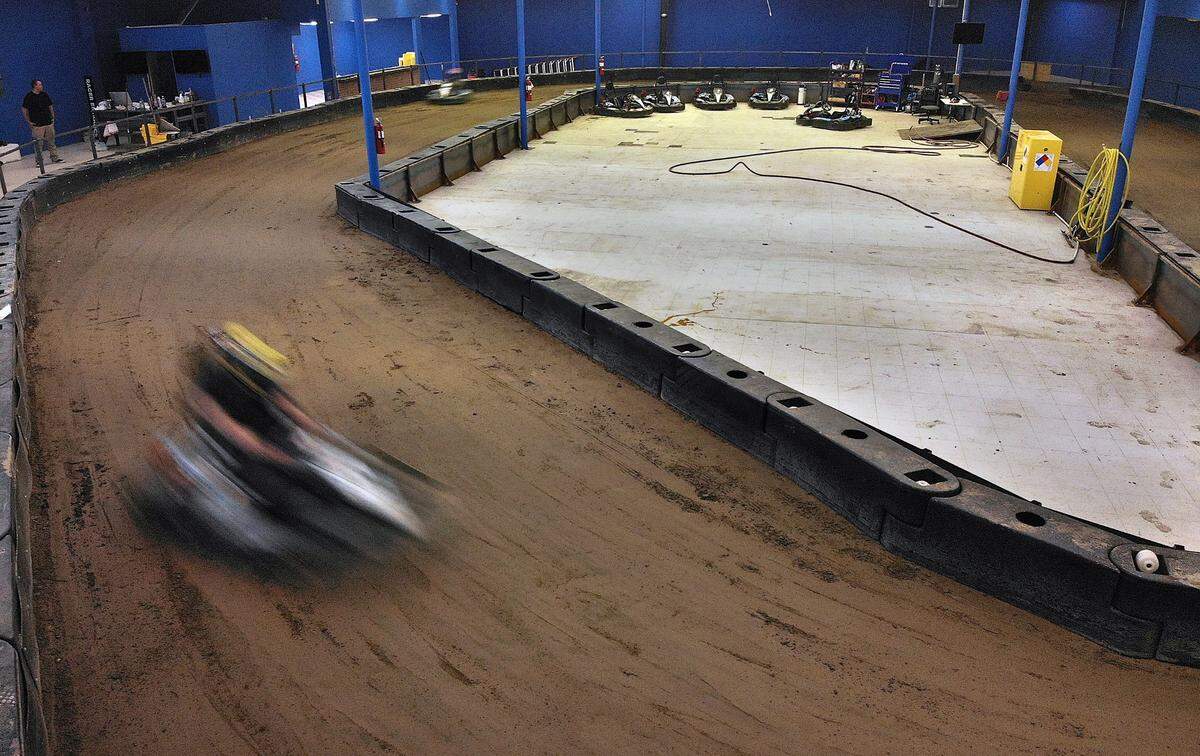 DirtKart has closed in Kennewick and is being replaced by Legacy Church, aka Inglesia Legado.