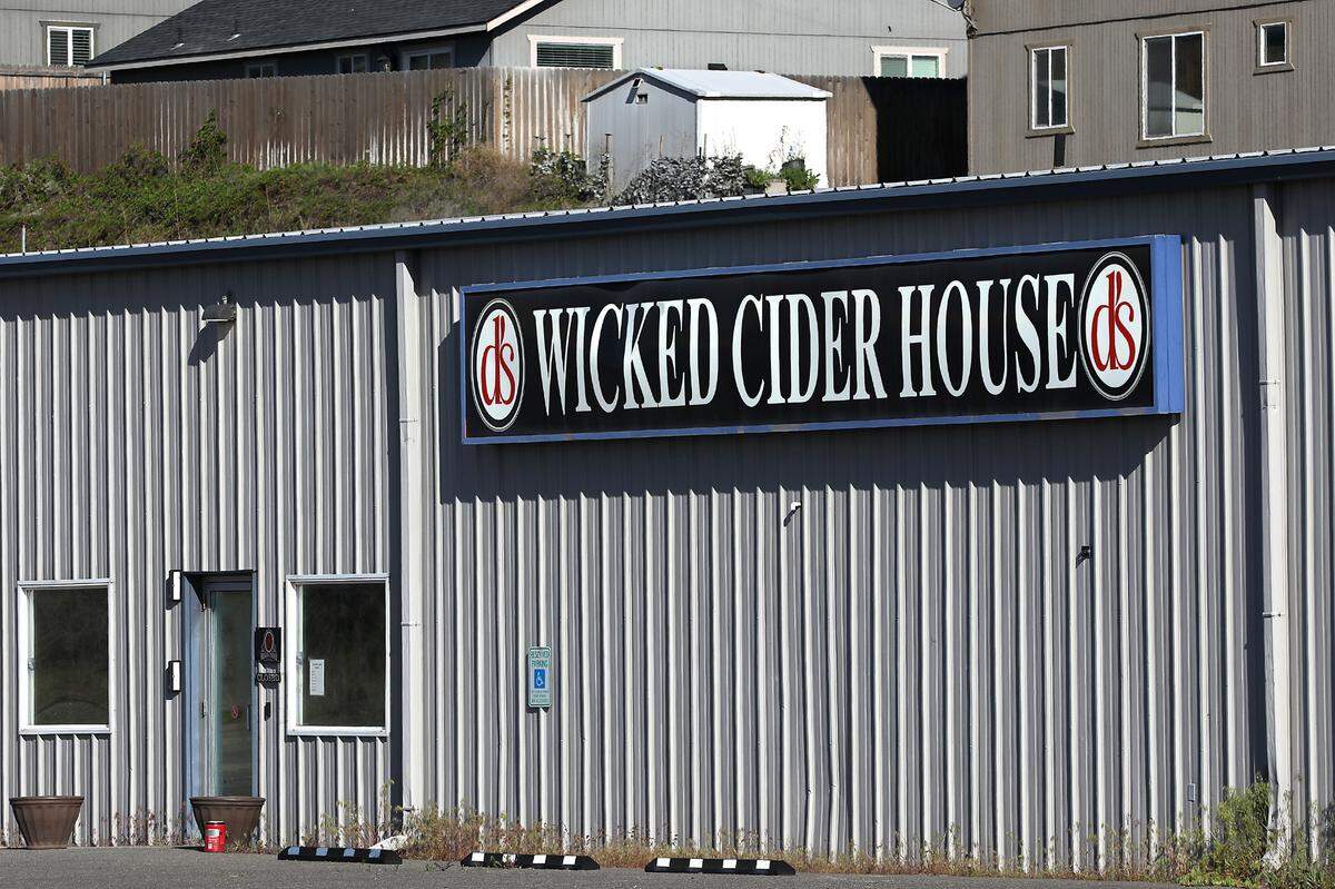 It was announced on a social media post D’s Wicked Cider House in Kennewick will be closing its doors.