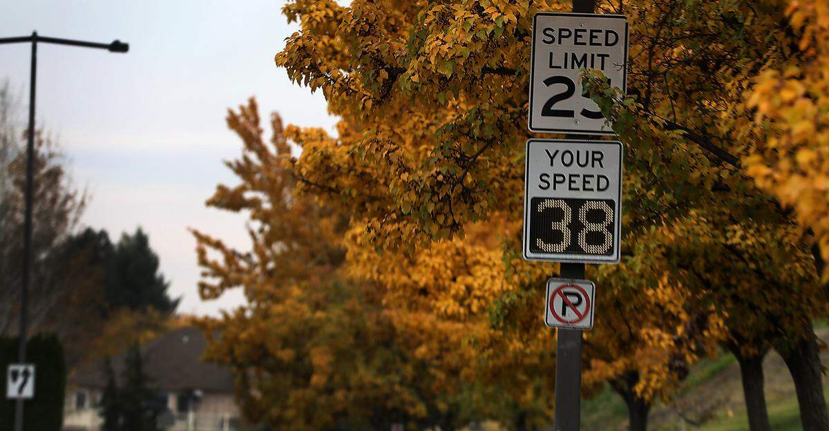 Aa approaching traveling eastbound on Canyon Lakes Drive near West 40th Place triggers a 38MPH reading on the radar display sign in the Canyon Lakes neighborhood in Kennewick.