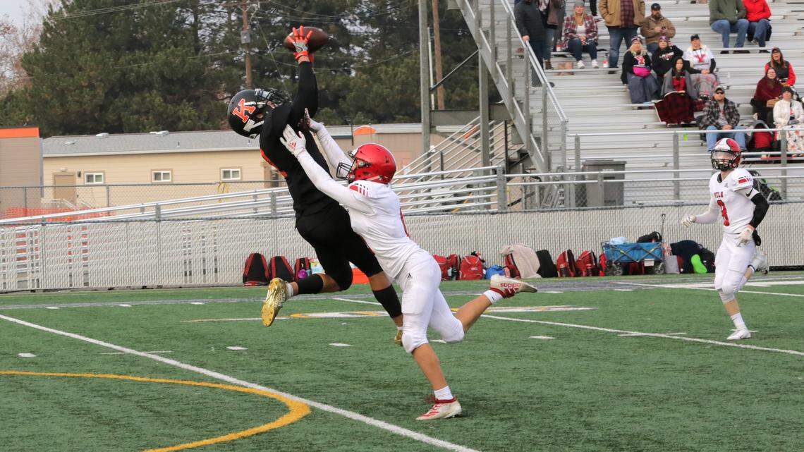 Kennewick Lions win overtime thriller to advance in state football playoffs