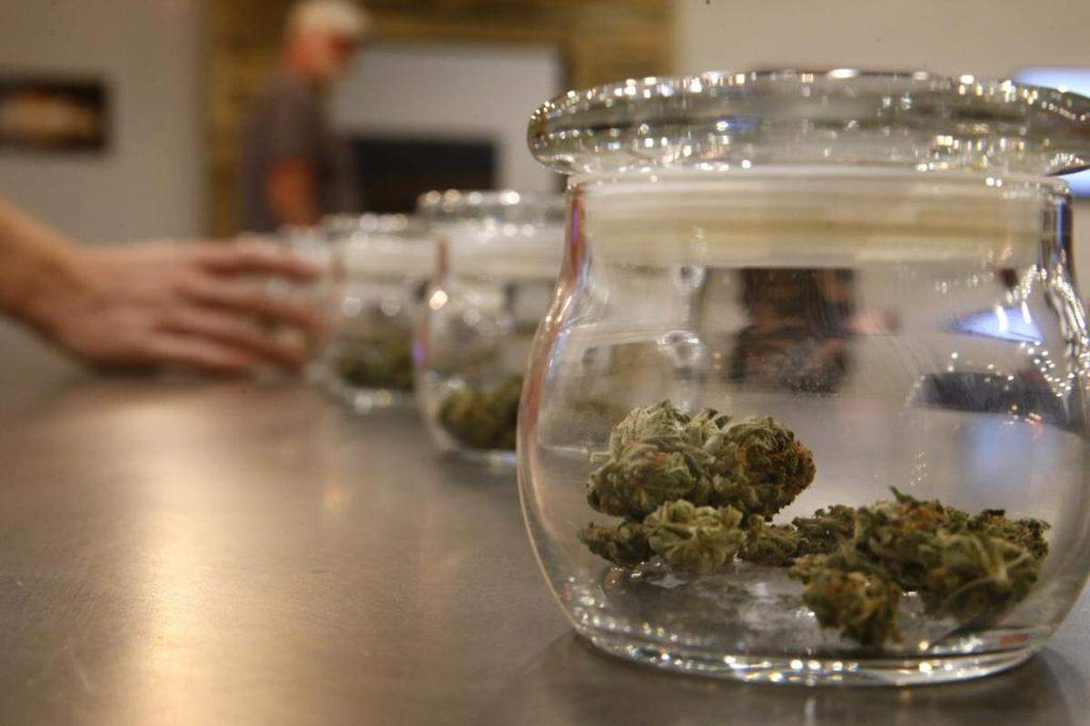 The Richland City Council was told recently that supporters appear to have enough signatures to force the city to reconsider its ban on retail marijuana sales but the city attorney says their initiative is not valid.