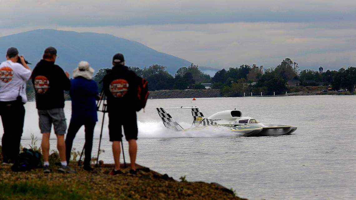 Unlimited hydroplane racing season kicks off in Alabama with the Gold Cup