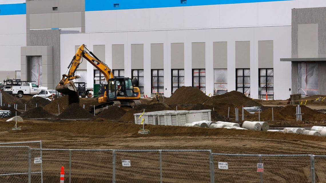 Exclusive | How far along are Amazon’s 2 Tri-Cities warehouses? Check out their progress