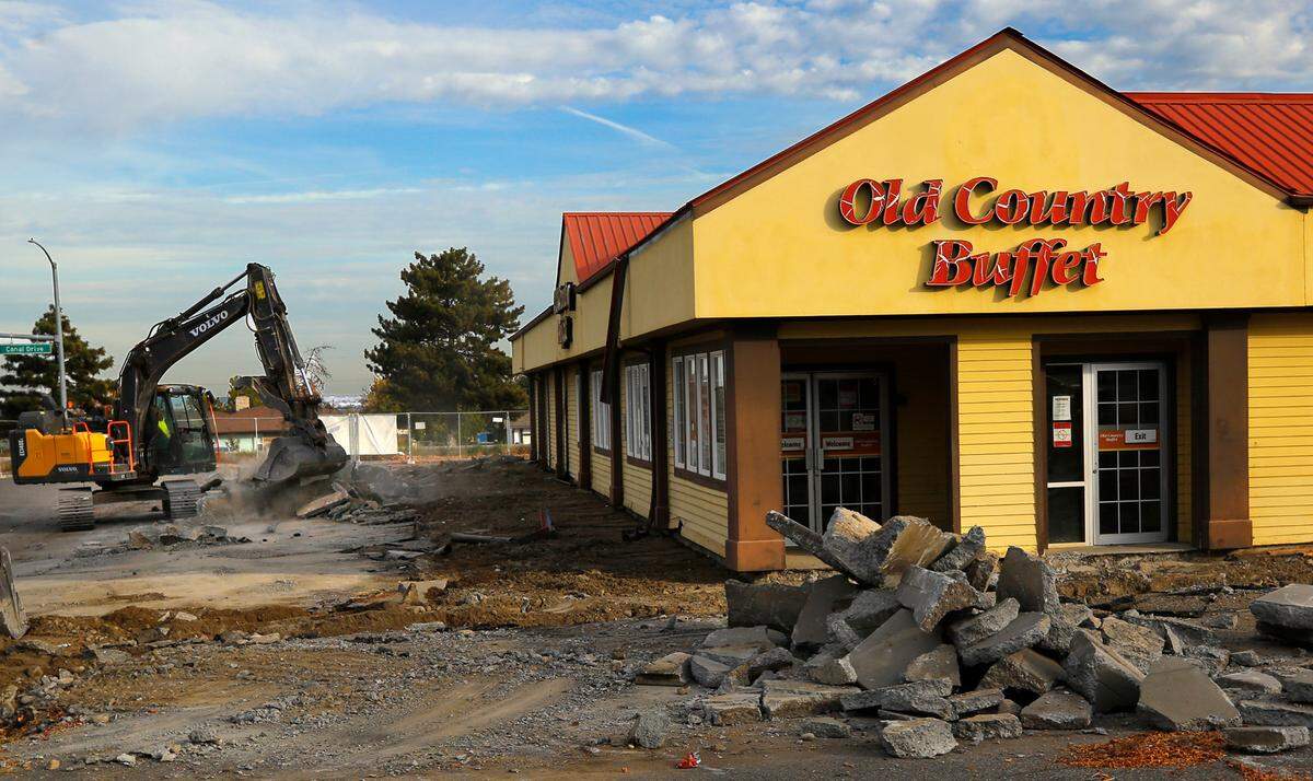 Renovation work has started to convert the former Old Country Buffet on Canal Drive near Columbia Center mall into the Tri-Cities’ 2nd Panera Bread.