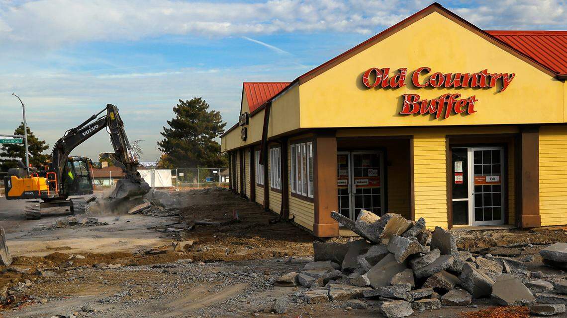 What’s being built there? Panera in Kennewick + Medical clinic + RV and storage complex